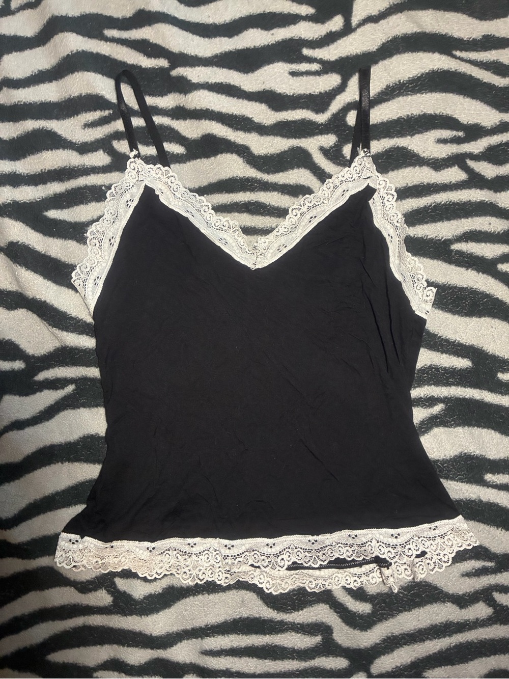⭒ cutesy lace black sleep cami